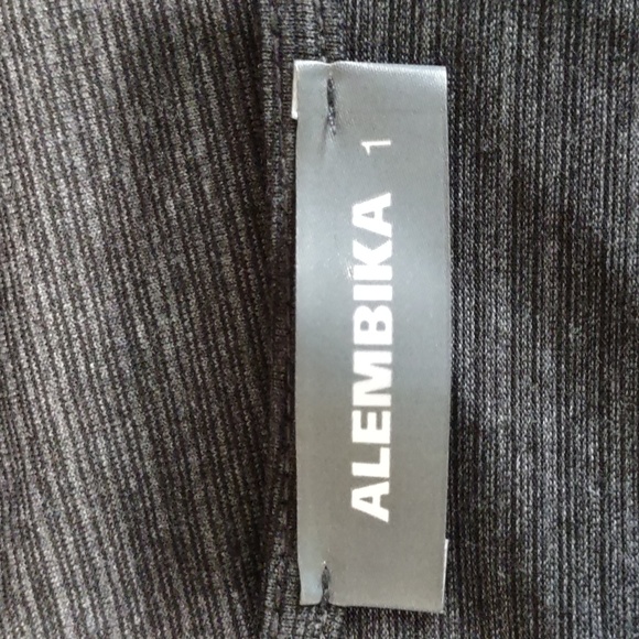 ALEMBIKA Asymmetric Flounce Tunic Top - Picture 5 of 6